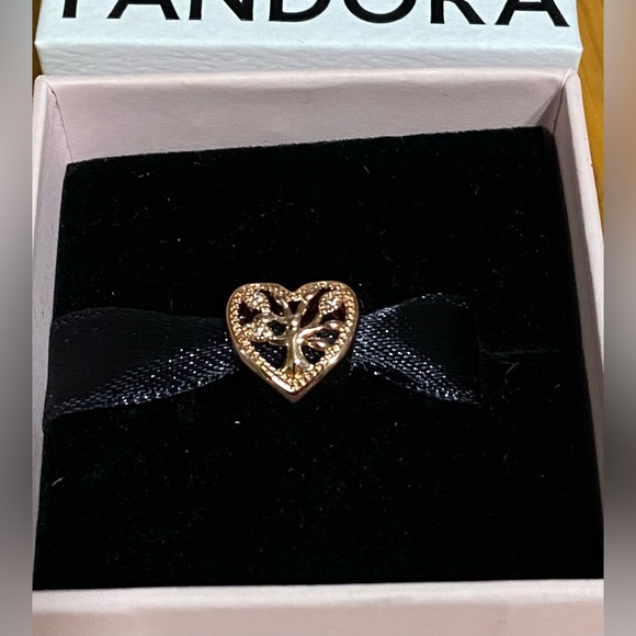 Pandora Openwork Family Tree Heart Charm - Picture 2 of 5